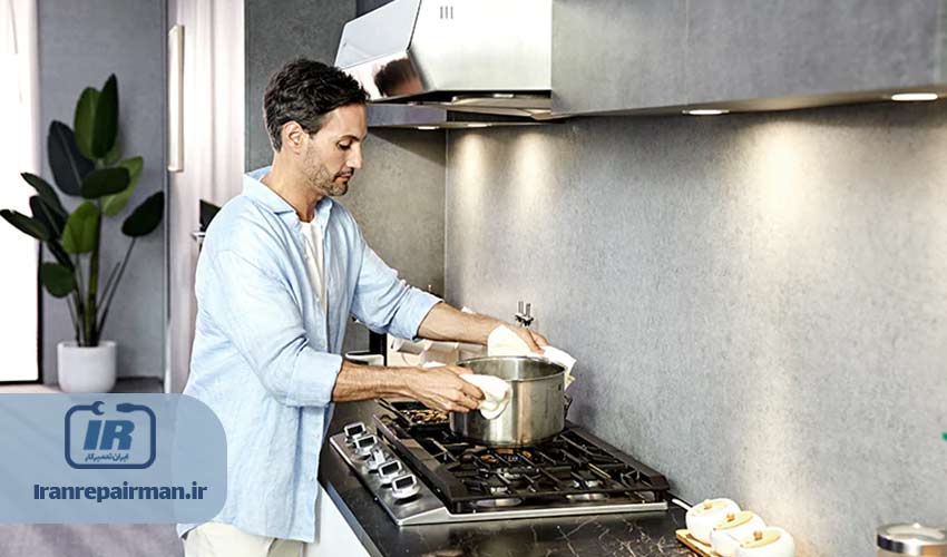 4. روشن نگه داشتن هود پس از پختوپز